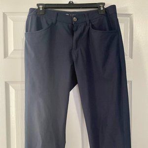 Vuori Meta Pant Size 30 Waist. Size 32 In-Seam. Color: Navy